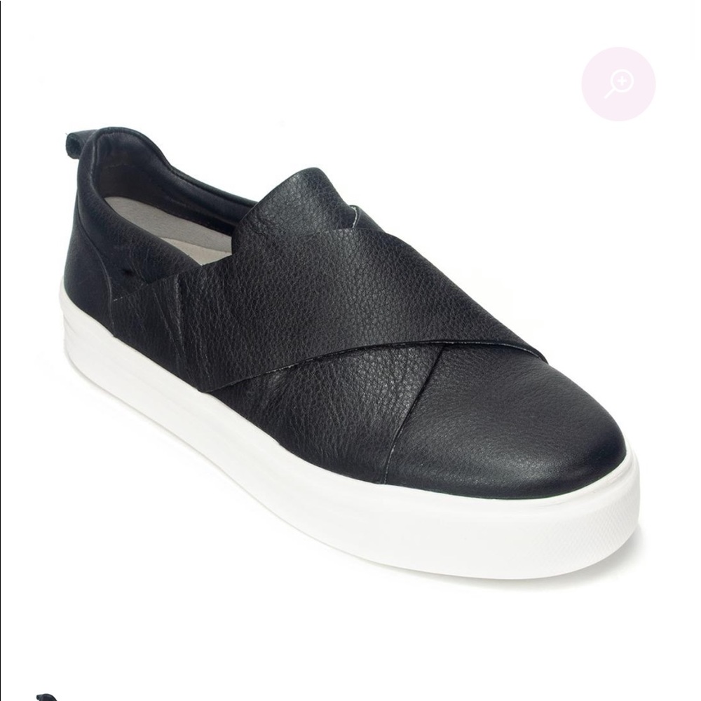new Earth Clary Slip on Leather Sneaker
